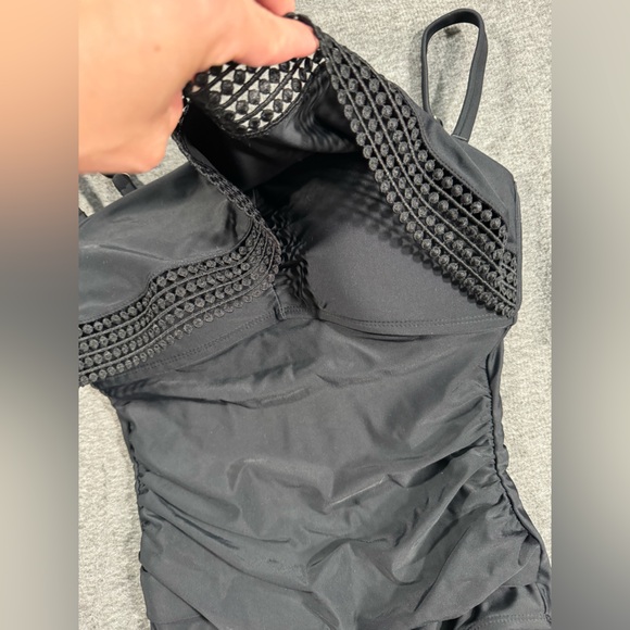 NWOT Kona sol black crochet flounce high coverage one piece swimsuit size S - Picture 2 of 9